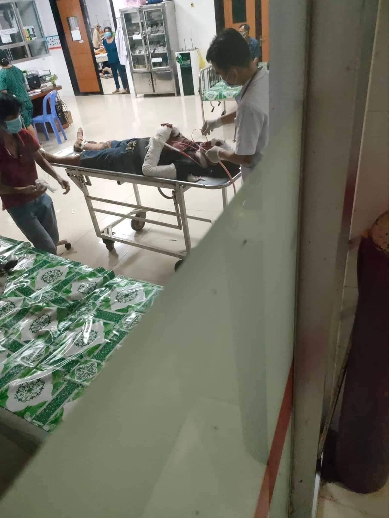 Nạn nhân được cấp cứu tại bệnh viện.