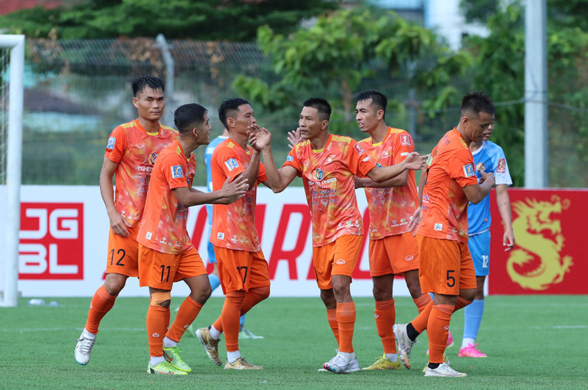 Nghiêm Phạm Holdings có thắng lợi đầu tiên ở SPL-S5.