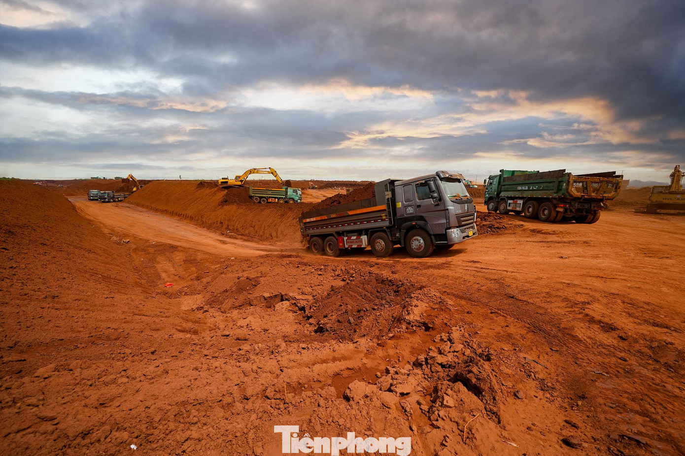 Một tổ chức quốc tế ở Úc đánh giá, trong tương lai sân bay Long Thành này có thể đóng góp cho tăng trưởng GDP từ 3-5%. Một tổ chức quốc tế ở Úc đánh giá, trong tương lai sân bay Long Thành này có thể đóng góp cho tăng trưởng GDP từ 3-5%.