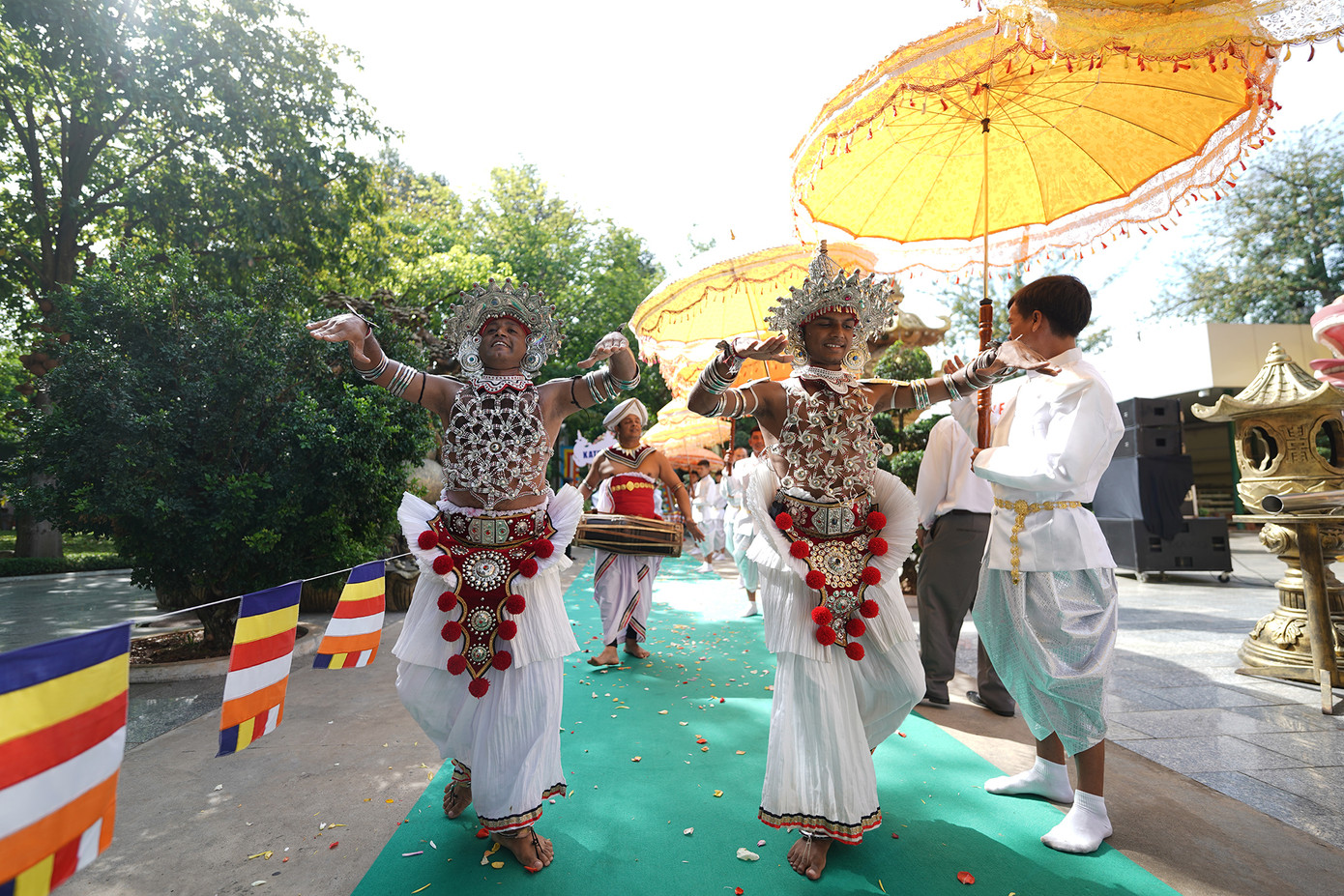 Lễ Kathina là nghi lễ mang đậm văn hóa truyền thống của đồng bào Khmer, được tổ chức nhằm cầu cho phum sóc yên ấm, gia đình bình an, cầu mưa thuận gió hòa và thành kính dâng cà sa, các vật dụng dành cho chư tăng. Ngoài ra, Lễ Kathina vừa thể hiện thiện tâm của Phật tử đối với việc hộ trì tăng đoàn, vừa tạo không khí vui tươi cho phật tử, cho phum, sóc.
