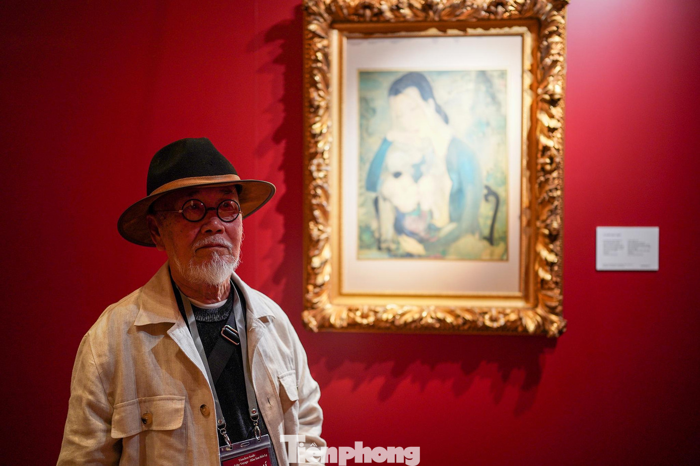 Hoạ sĩ Trịnh Cung - một trong những tên tuổi lớn của làng mỹ thuật Việt Nam đã rất xúc động khi đến với triển lãm. "Mong ngày càng nhiều hơn nữa những người thuộc giới thượng lưu, có tiềm lực tài chính chấp nhận xuống tiền để hồi hương những tác phẩm vô giá này", hoạ sĩ Trịnh Cung bộc bạch tại triển lãm. Hoạ sĩ Trịnh Cung - một trong những tên tuổi lớn của làng mỹ thuật Việt Nam đã rất xúc động khi đến với triển lãm. "Mong ngày càng nhiều hơn nữa những người thuộc giới thượng lưu, có tiềm lực tài chính chấp nhận xuống tiền để hồi hương những tác phẩm vô giá này", hoạ sĩ Trịnh Cung bộc bạch tại triển lãm.