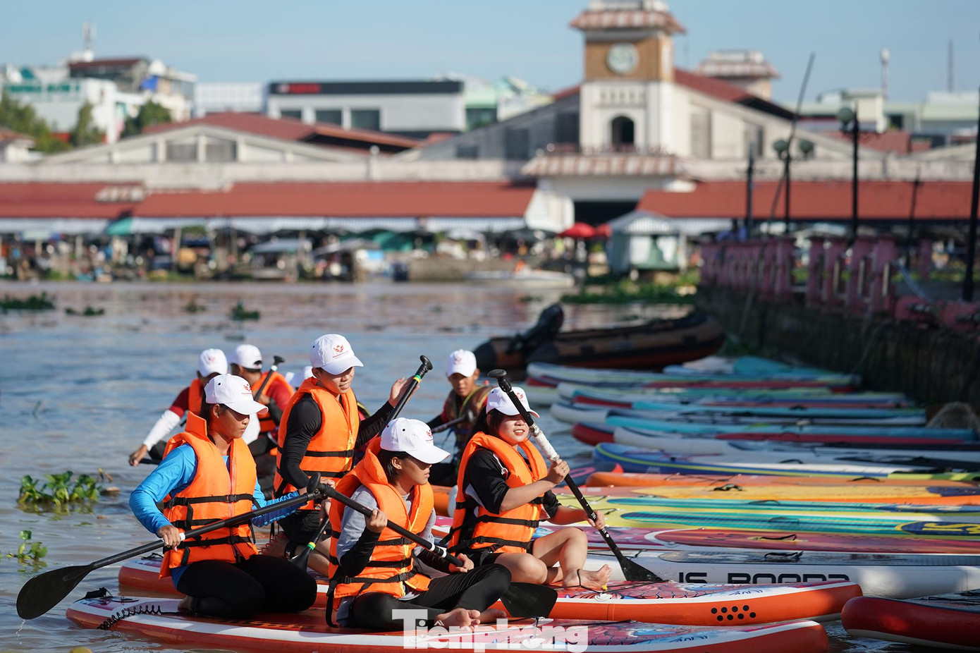 Đây là hoạt động bổ ích, phát động phong trào thường xuyên luyện tập thể dục thể thao. Thường xuyên vận động là biện pháp đơn giản, không chỉ giúp rèn luyện thân thể mà còn làm giảm nguy cơ mắc các bệnh mạn tính như tim mạch, đái tháo đường, tăng huyết áp giúp giảm nguy cơ đột quỵ và giúp cộng đồng có sức khỏe tốt hơn.