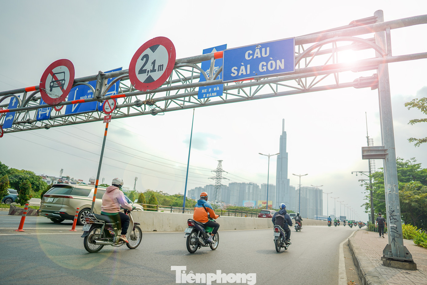 Khoảng mười năm trước, lãnh đạo Sở Văn hóa Thể thao và Du lịch TPHCM từng chia sẻ với báo chí về đề xuất chọn tuyến đường Điện Biên Phủ nối dài (từ giao lộ Điện Biên Phủ - Đinh Tiên Hoàng, Quận 1 đến cầu Rạch Chiếc , Quận 2, nay là TP Thủ Đức. thuộc xa lộ Hà Nội) mang tên Đại tướng Võ Nguyên Giáp.