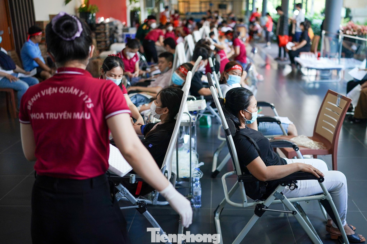 Chương trình Chủ nhật Đỏ có sự tài trợ của Gamuda Land và đối tác OfficeHaus, đơn vị phối hợp Bệnh Viện Quân y 175; đơn vị đồng hành Công ty TNHH SXTM DV Qui Phúc, Công ty CP Uniben, Công ty CP TP Richy Miền Nam và cửa hàng hoa S.Florist