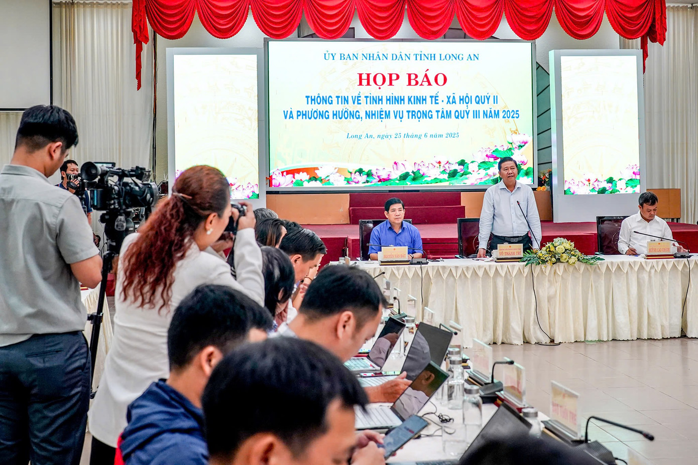 Buổi họp báo của tỉnh Long An trước ngày sáp nhập về Tây Ninh.