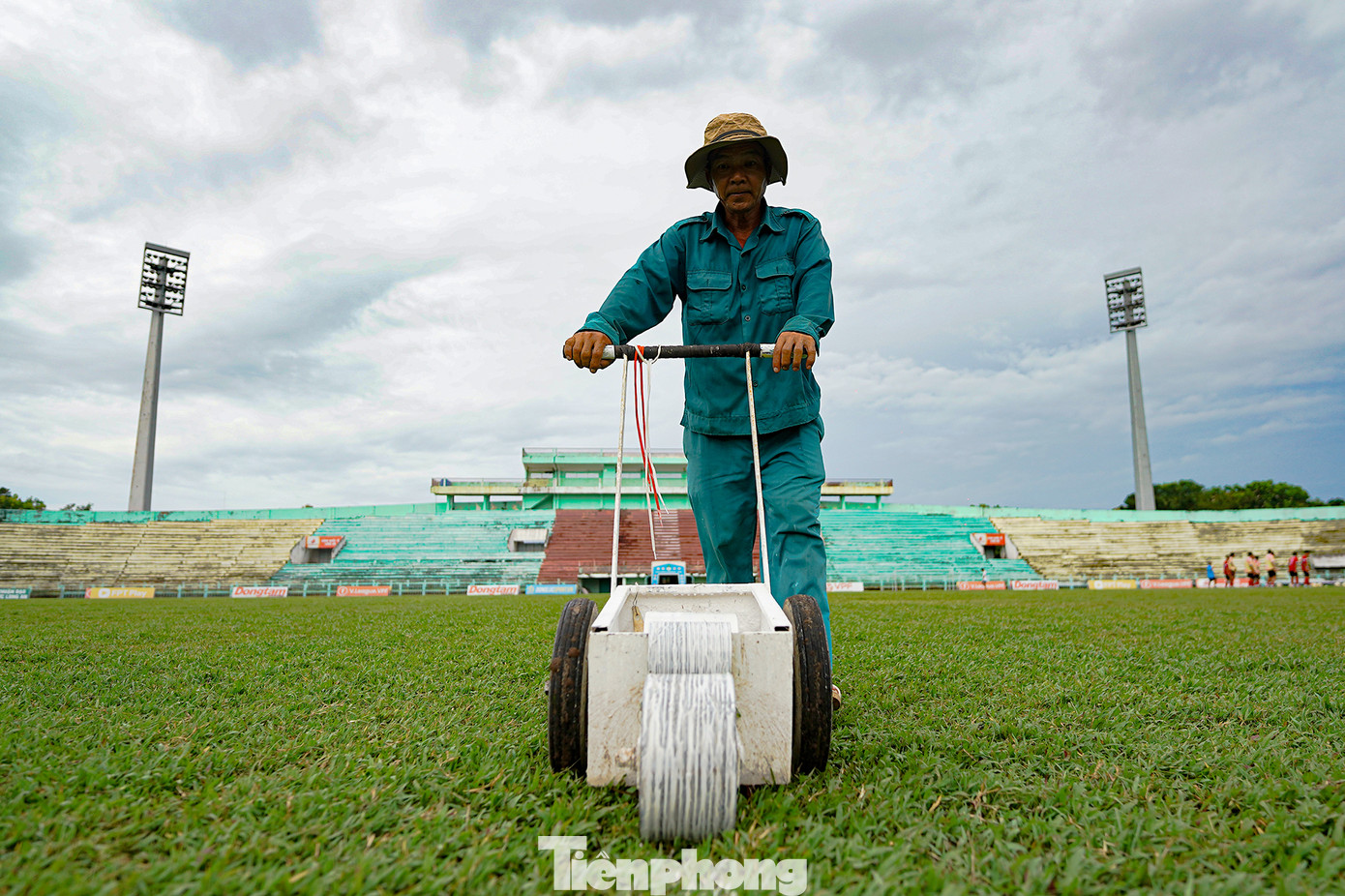 Theo đó, sân vận động Long An sẽ được cải tạo lại mặt sân cỏ, khu chức năng, khu nghỉ của vận động viên và sửa chữa một số hạng mục khác để bảo đảm yêu cầu công tác tổ chức và tập luyện thể dục thể thao. Theo đó, sân vận động Long An sẽ được cải tạo lại mặt sân cỏ, khu chức năng, khu nghỉ của vận động viên và sửa chữa một số hạng mục khác để bảo đảm yêu cầu công tác tổ chức và tập luyện thể dục thể thao.