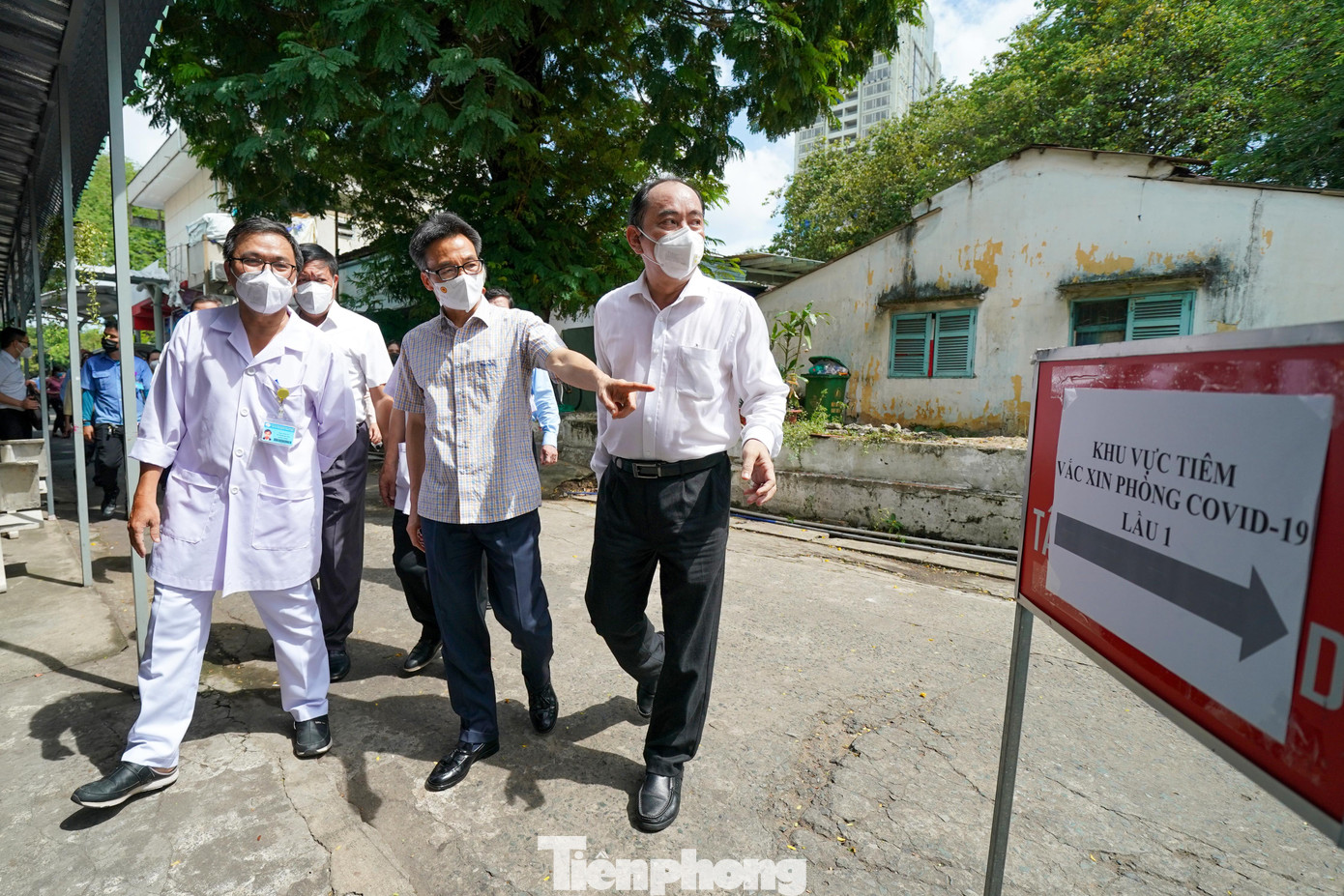 Theo phân tích của Sở Y tế TPHCM, SXH đang tăng nhanh nhưng chưa đạt đỉnh dịch. Dự báo, dịch sẽ tiếp tục tăng trong những tháng tới và có thể đạt đỉnh vào tháng 10/2022, số ca bệnh chủ yếu tập trung tại các tỉnh phía Nam. SXH còn nhiều diễn biến phức tạp, nguy cơ số ca bệnh tiếp tục tăng cao và gây nhiều áp lực quá tải lên hệ thống dự phòng cũng như điều trị là khó tránh khỏi, các địa phương cần chuẩn bị đầy đủ phương án phòng chống dịch để bảo vệ cộng đồng.