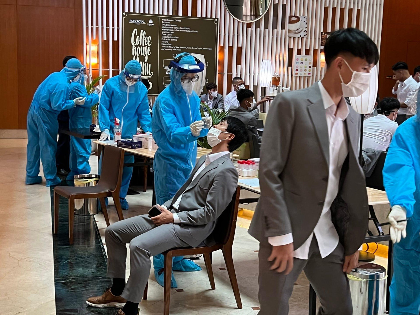 Toàn bộ các thành viên HAGL đã được xét nghiệm COVID-19. Mọi hoạt động tập luyện, thi đấu của tất cả các đội tham dự sẽ theo sự điều hành của AFC. Theo đó, mọi hoạt động của các đội sẽ diễn ra theo nguyên tắc “bong bóng” khép kín trong toàn bộ quá trình tham dự giải. Toàn bộ các thành viên HAGL đã được xét nghiệm COVID-19. Mọi hoạt động tập luyện, thi đấu của tất cả các đội tham dự sẽ theo sự điều hành của AFC. Theo đó, mọi hoạt động của các đội sẽ diễn ra theo nguyên tắc “bong bóng” khép kín trong toàn bộ quá trình tham dự giải.