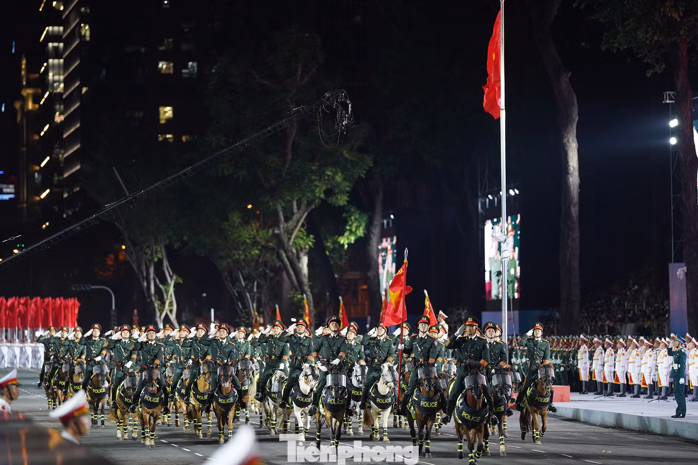 Khối Cảnh sát cơ động kỵ binh để lại nhiều tình cảm tốt đẹp trong lòng nhân dân và bạn bè quốc tế.