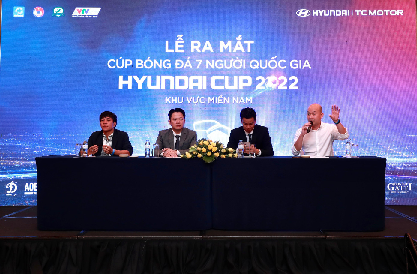 Theo BTC, vòng loại miền Trung dự kiến diễn ra ngày 19/11 đến 10/12 tại Khu thể thao Tuyên Sơn (Đà Nẵng) với 8 đội tham dự, vòng loại Tây Nguyên sẽ ra mắt vào ngày 20/11, trước khi bế mạc vào ngày 11/12. Theo BTC, vòng loại miền Trung dự kiến diễn ra ngày 19/11 đến 10/12 tại Khu thể thao Tuyên Sơn (Đà Nẵng) với 8 đội tham dự, vòng loại Tây Nguyên sẽ ra mắt vào ngày 20/11, trước khi bế mạc vào ngày 11/12.