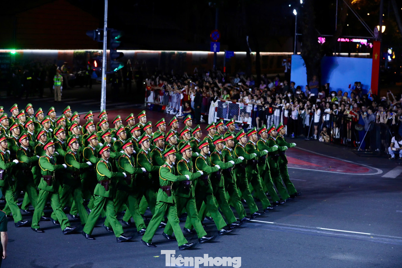 Khối Công an nhân dân tham gia tổng hợp luyện.