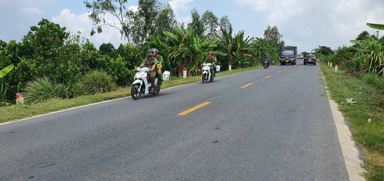 Như Tiền Phong đã thông tin, thời gian gần đây, tình hình tội phạm xảy ra trên tuyến Quốc lộ N2, đoạn qua khu vực này khá phức tạp. Trong tháng 7, đoạn Quốc lộ N2 giáp ranh hai tỉnh Long An và Đồng Tháp đã xảy ra 2 vụ cướp có súng. Lực lượng công an đã lập chuyên án đấu tranh và bắt giữ 4 nghi phạm.