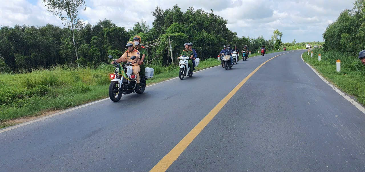 Ngoài lực lượng công an, dân phòng, dân quân 3 xã, huyện còn phân công cảnh sát giao thông - trật tự, cảnh sát hình sự, công an phụ trách xã hỗ trợ, làm nhiệm vụ tuần tra, mai phục phòng, chống tội phạm ban đêm.