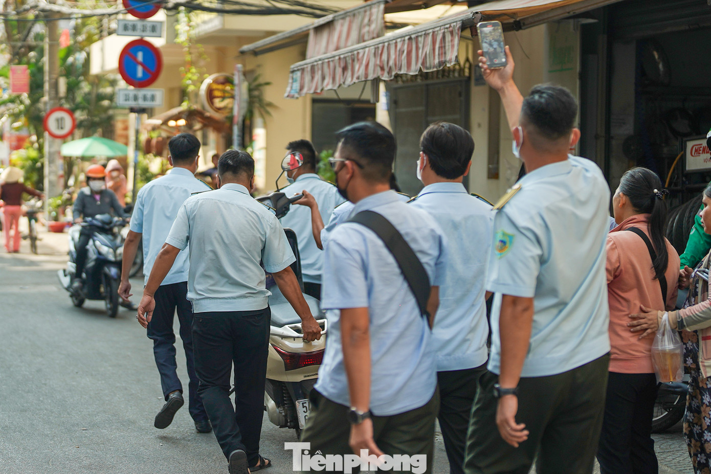 Việc tạm giữ các phương tiện đều được ghi hình lại.