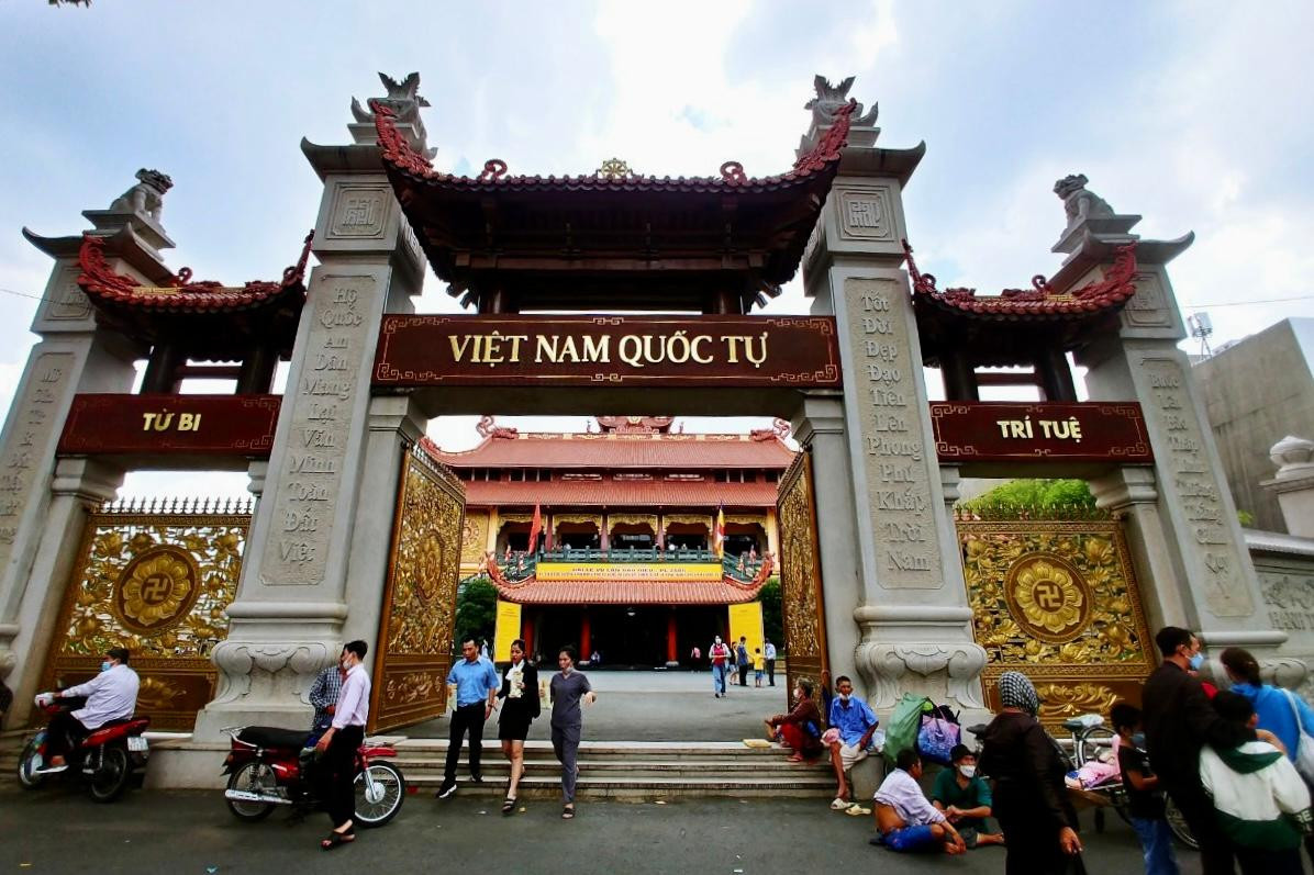 Việt Nam Quốc Tự bình yên sáng ngày rằm tháng bảy. Việt Nam Quốc Tự bình yên sáng ngày rằm tháng bảy.