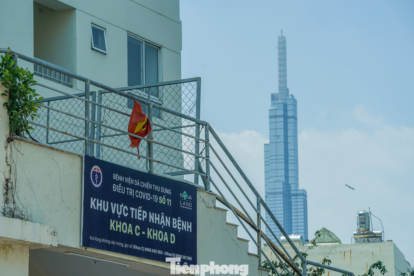 Trong khi đó, căn hộ đã bỏ hoang nhiều năm nên bị xuống cấp. Nếu tham gia đấu giá xong, phải bỏ thêm một số tiền không nhỏ tân trang, sửa điện nước, hệ thống phòng cháy chữa cháy, làm lại cảnh quang... mới có thể bán được.