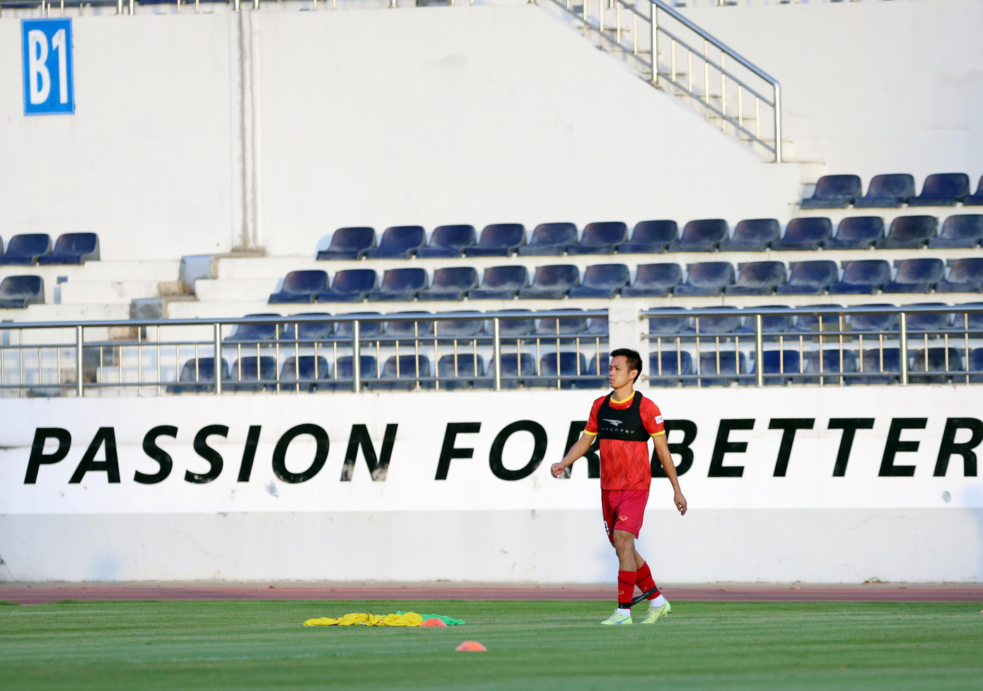 Các cầu thủ sẽ mặc áo GPS đo chỉ số cá nhân từ đầu cho đến cuối buổi tập. Một trợ lý phụ trách phân tích số liệu sẽ lo công tác ghi hình.