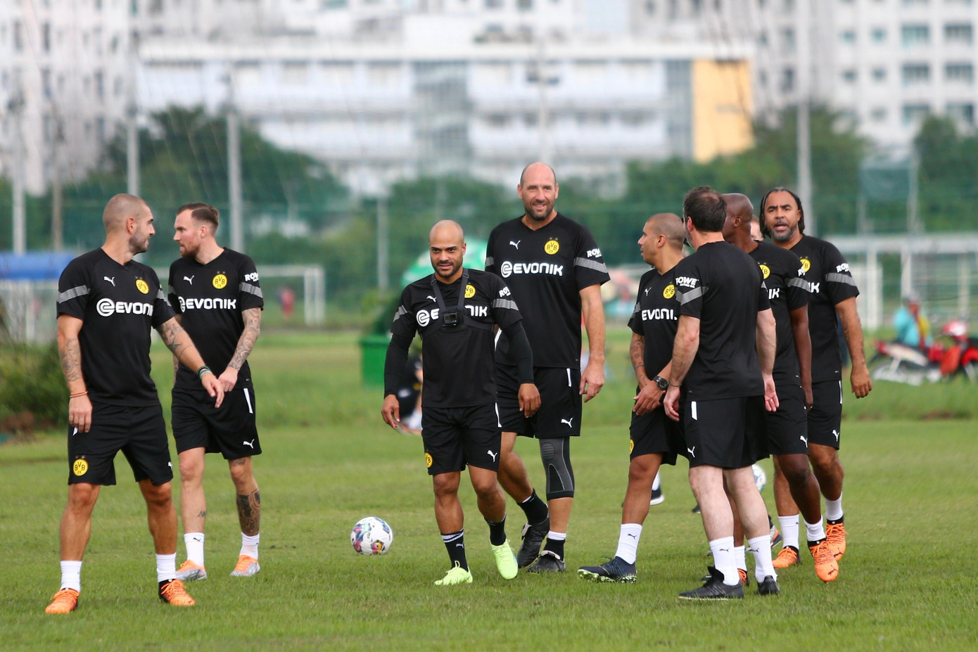 Chiến dịch gây quỹ vận động ủng hộ qua tài khoản thiện nguyện minh bạch số 2200. Toàn bộ số tiền thu được từ bán vé (đồng giá 100.000 VNĐ/1 vé), tài trợ, ủng hộ chiến dịch True Love đều được báo cáo công khai sao kê 24-7 tại website và ứng dụng thiện nguyện.