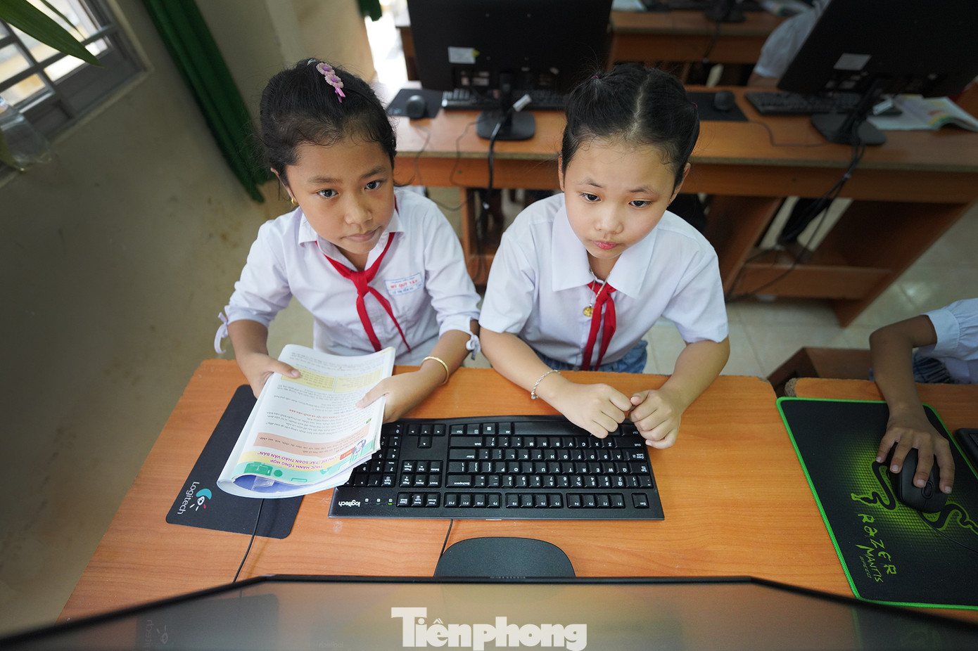 Lễ khánh thành Phòng tin học cho em. Lễ khánh thành Phòng tin học cho em.