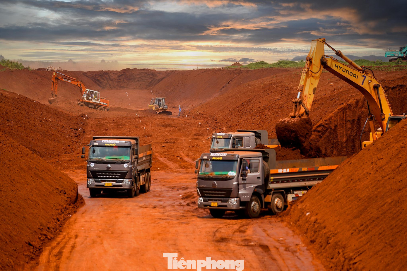 Dựa trên định hướng phát triển, huyện Long Thành quy hoạch quỹ đất cho từng khu đô thị. Cụ thể, vùng đô thị Long Thành gồm thị trấn Long Thành, xã Tam An, một phần của các xã An Phước, Long Đức, Lộc An với quy mô gần 5.300 ha sẽ trở thành khu phức hợp công nghiệp, đô thị, dịch vụ. Dựa trên định hướng phát triển, huyện Long Thành quy hoạch quỹ đất cho từng khu đô thị. Cụ thể, vùng đô thị Long Thành gồm thị trấn Long Thành, xã Tam An, một phần của các xã An Phước, Long Đức, Lộc An với quy mô gần 5.300 ha sẽ trở thành khu phức hợp công nghiệp, đô thị, dịch vụ.