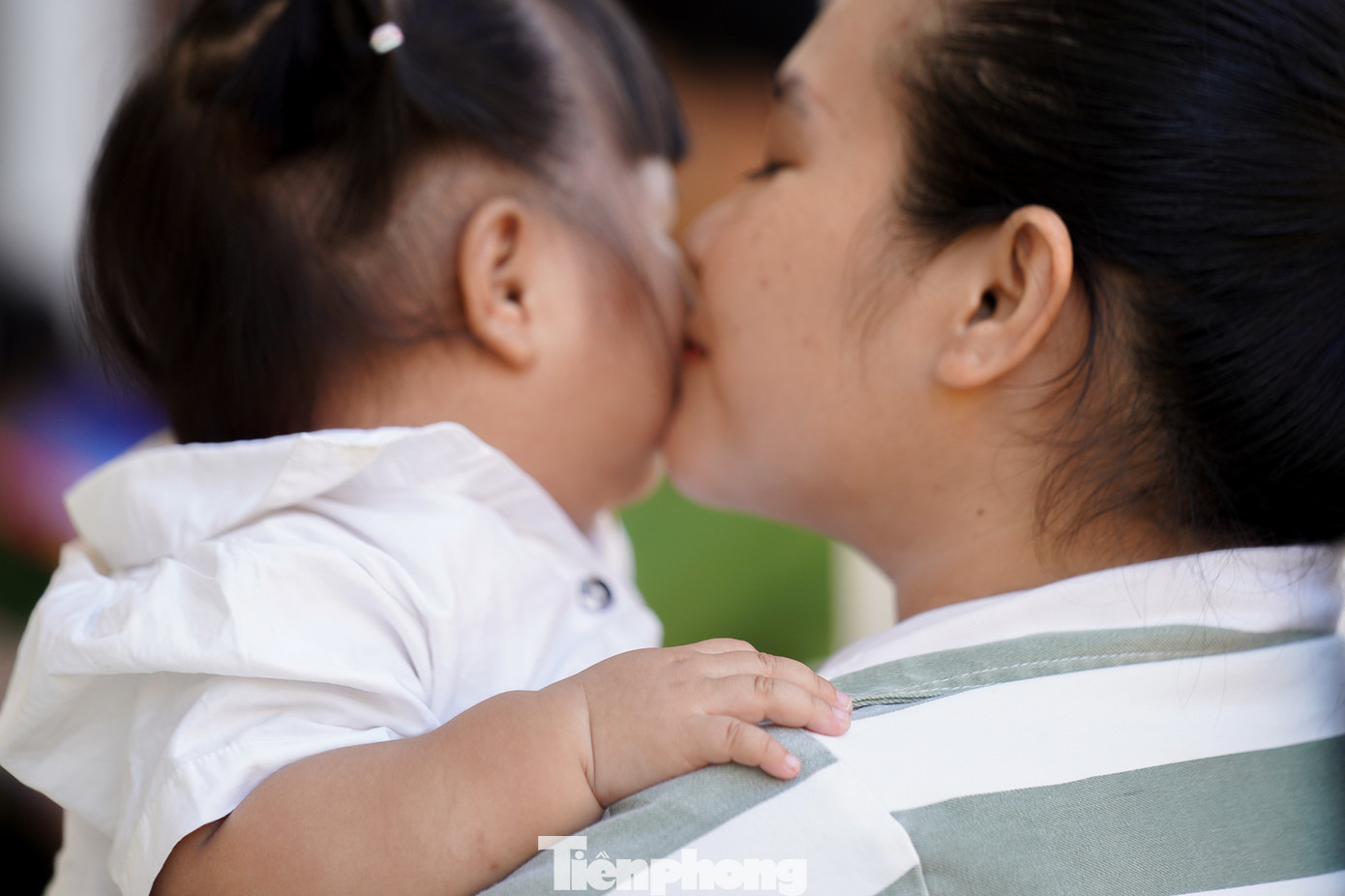 Một lần lầm lỡ trả giá bằng tự do bản thân, những khoảnh khắc đoàn viên mà chương trình "Thắp sáng ước mơ hoàn lương" mang lại thật sự có ý nghĩa rất lớn, tiếp thêm động lực cho các phạm nhân học tập, cải tạo tốt hơn để sớm được tái hòa nhập với cộng đồng.