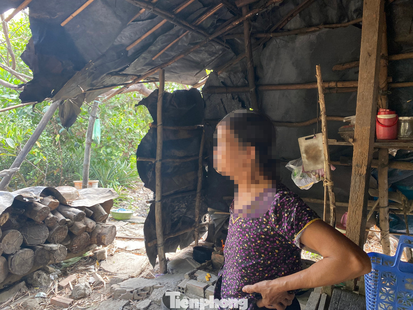 Bà R. (kênh 19, xã Thái Mỹ, Củ Chi) cho hay, kể từ khi có bãi rác, bèo trong nguồn nước xuất hiện ngày càng nhiều, tràn vào đồng ruộng, trong khi nguồn nước bị ô nhiễm nên bà đã phải bỏ hoang. Theo bà R., khu vực này còn chịu ảnh hưởng ít so với các hộ dân sống từ khu Kênh 18 trở lên. Bà R. (kênh 19, xã Thái Mỹ, Củ Chi) cho hay, kể từ khi có bãi rác, bèo trong nguồn nước xuất hiện ngày càng nhiều, tràn vào đồng ruộng, trong khi nguồn nước bị ô nhiễm nên bà đã phải bỏ hoang. Theo bà R., khu vực này còn chịu ảnh hưởng ít so với các hộ dân sống từ khu Kênh 18 trở lên.