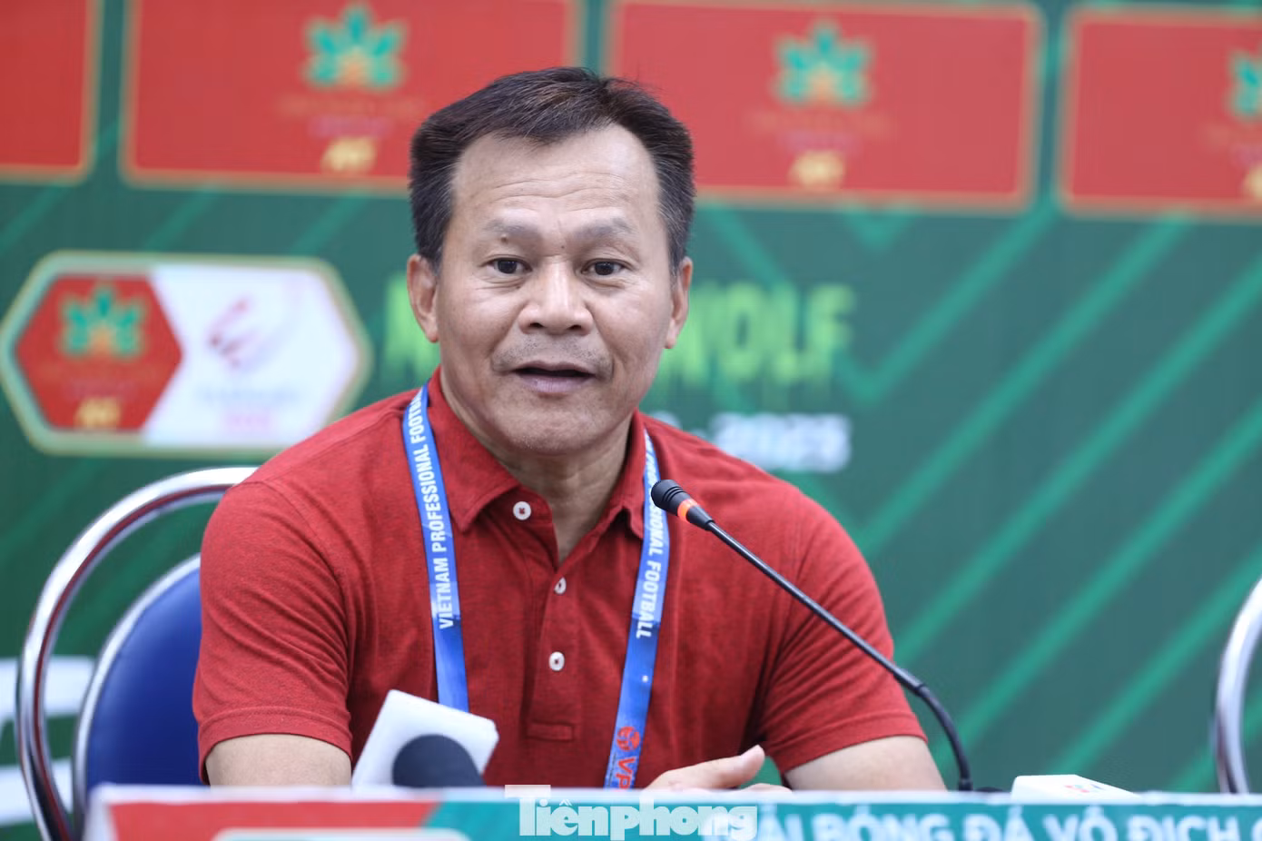 HLV Lư Đình Tuấn. HLV Lư Đình Tuấn.