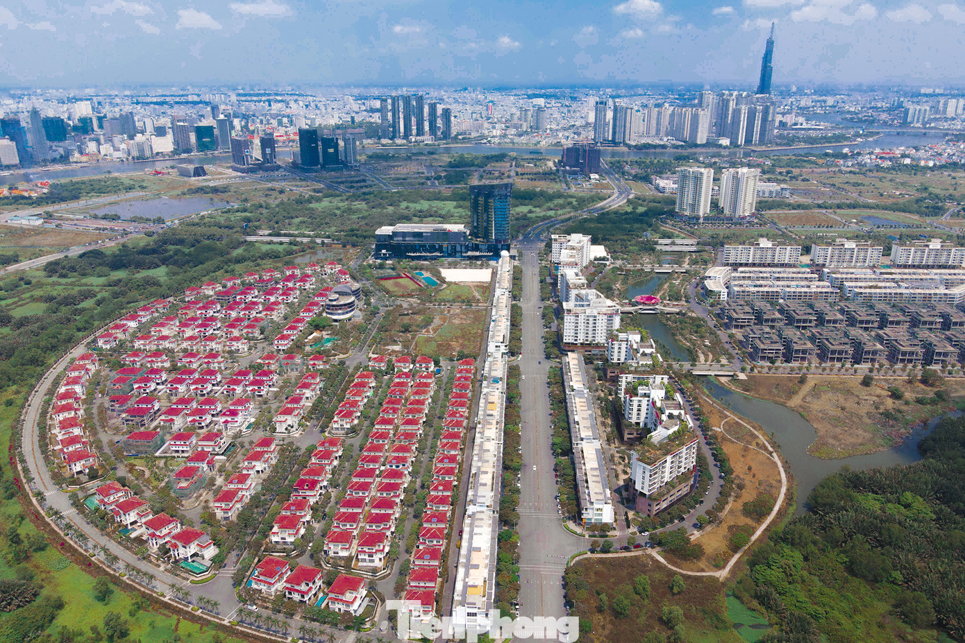 Tại các buổi đối thoại, người dân yêu cầu UBND TPHCM đưa ra bản đồ quy hoạch 1/5000 được Thủ tướng phê duyệt kèm theo quyết định 367 năm 1996 để đối chiếu ranh ban đầu của dự án.