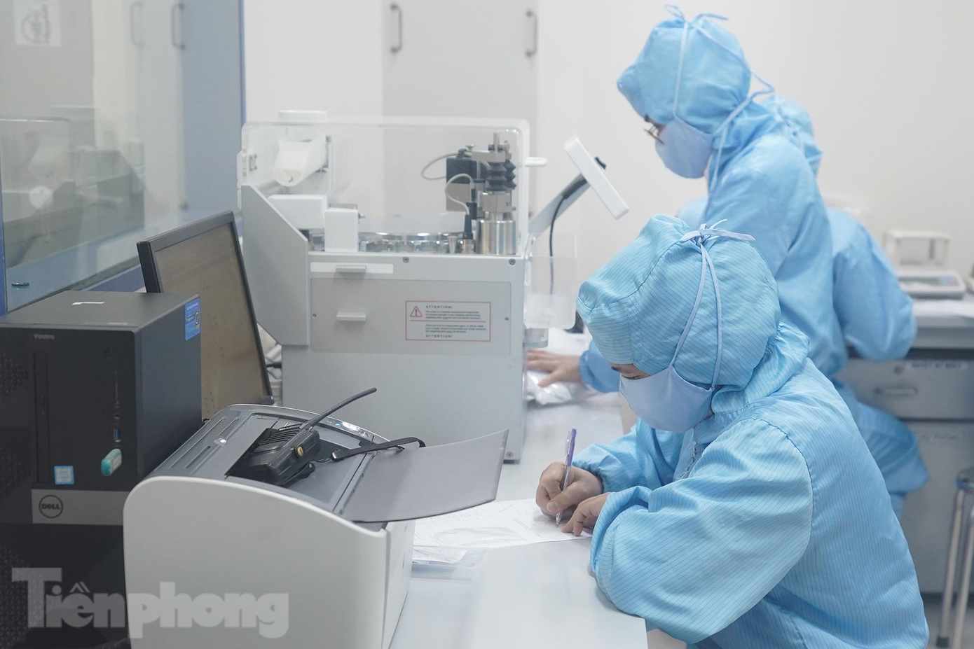 Kết quả thử nghiệm được Bộ Y tế công bố khi điều trị F0 trong cộng đồng bằng Molnupiravir cho thấy tính an toàn cao, dung nạp tốt, hiệu quả rõ rệt về giảm tải lượng vi rút, giảm lây lan, giảm chuyển nặng.