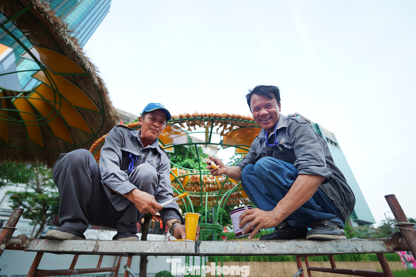 Theo BTC, đường hoa Nguyễn Huệ thực hiện gần 90% tiến độ.