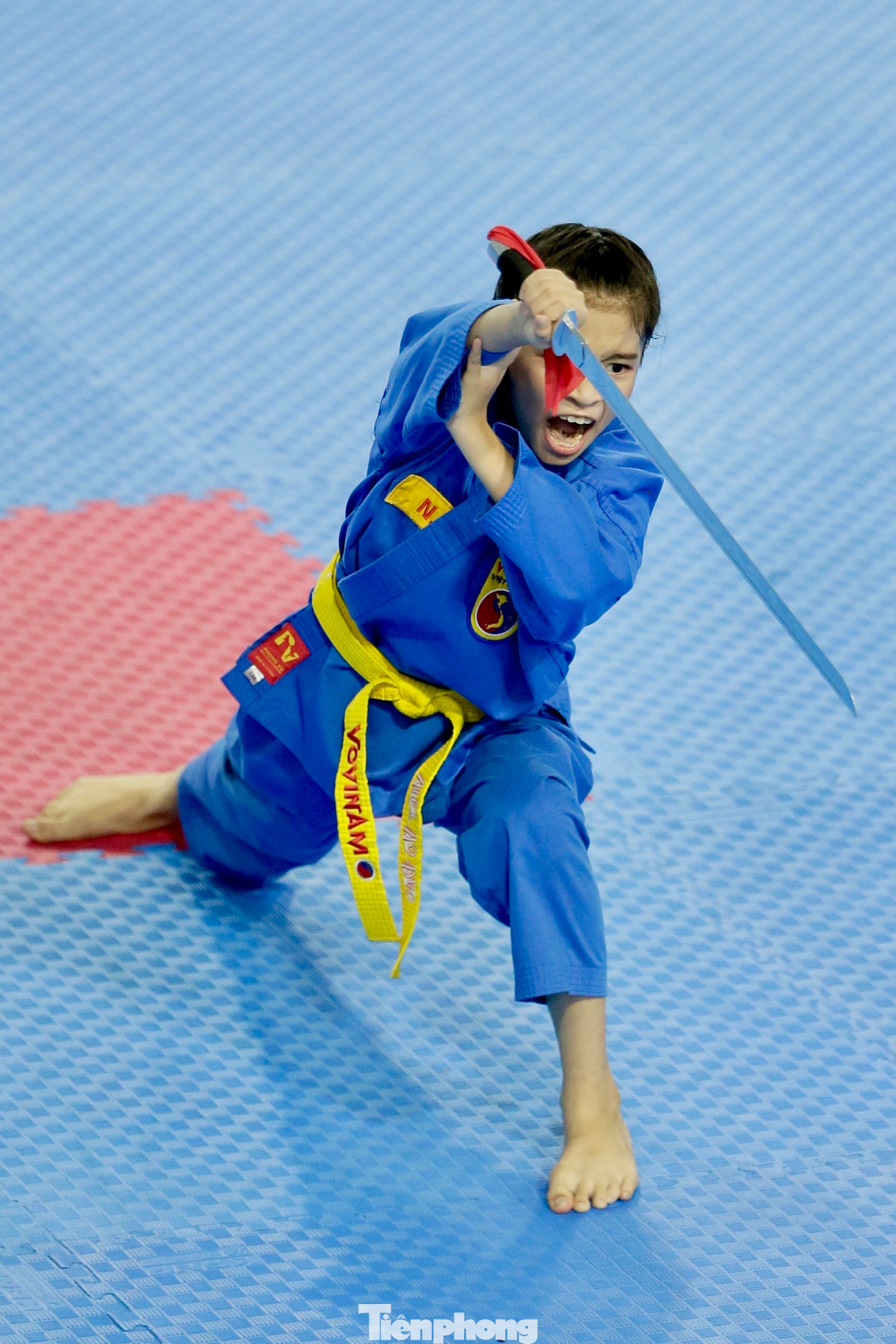 Nguyễn Ngọc Như Ý giành HCV nội dung Tinh hoa lưỡng nghi kiếm pháp nữ.