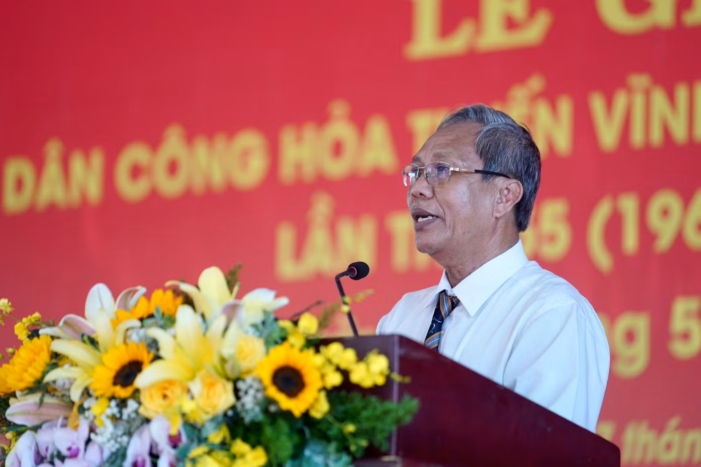 Ông Huỳnh Công Hoà (em của liệt sĩ Nguyễn Thị Bưa, một trong 32 dân công hy sinh trong đêm 20/5/1968) nhớ lại: "Chúng tôi mất đi người mẹ, người cha, người chị, người em... Họ đều còn rất trẻ, tuổi đời chỉ mới đôi mươi. Trong tay họ không có một tấc sắt, chỉ có những chiếc khăn và trái tim rực lửa. Người dân Vĩnh Lộc xót xa gọi đó là 'đêm trắng' đau thương".