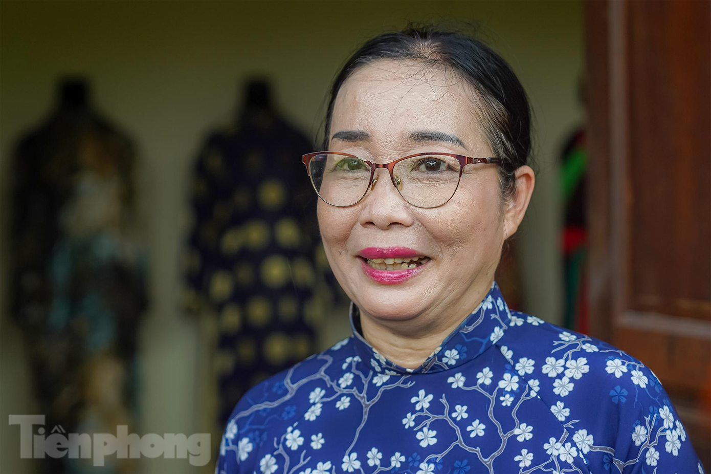 Bà Huỳnh Ngọc Vân, Giám đốc Bảo tàng áo dài cũng cho biết, trong năm nay, dù phải đóng cửa do giãn cách xã hội hơn 4 tháng nhưng tính đến tháng 11/2021, tổng số khách đến bảo tàng đạt hơn 15.500 người, tăng 29% so với cùng kỳ năm 2019 và 16% so với năm 2020. Hiện nay, để đón thêm nhiều du khách, đơn vị đang làm mới và trùng tu lại các điểm du lịch trong khuôn viên của bảo tàng, kỳ vọng sẽ đón thêm nhiều du khách vào dịp Tết Nguyên đán 2022. Bà Huỳnh Ngọc Vân, Giám đốc Bảo tàng áo dài cũng cho biết, trong năm nay, dù phải đóng cửa do giãn cách xã hội hơn 4 tháng nhưng tính đến tháng 11/2021, tổng số khách đến bảo tàng đạt hơn 15.500 người, tăng 29% so với cùng kỳ năm 2019 và 16% so với năm 2020. Hiện nay, để đón thêm nhiều du khách, đơn vị đang làm mới và trùng tu lại các điểm du lịch trong khuôn viên của bảo tàng, kỳ vọng sẽ đón thêm nhiều du khách vào dịp Tết Nguyên đán 2022.