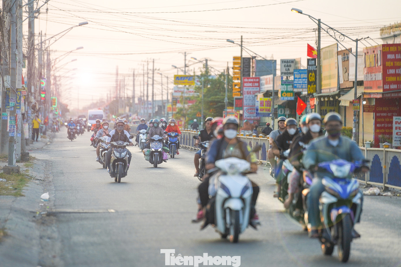 Có thể thấy rõ sự khác biệt của hai làn xe.