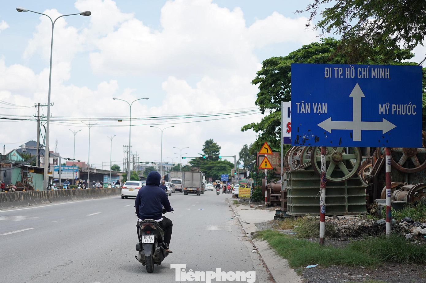 Phía điểm bắt đầu Vành đai 3 ở Bình Dương, Bí thư Tỉnh ủy Bình Dương Nguyễn Văn Lợi vừa tiến hành kiểm tra khảo sát việc thực hiện xây dựng đường Vành đai 3 TPHCM (Bình Dương là điểm bắt đầu Vành đai 3, từ trục Tân Vạn- Mỹ Phước ở TP. Dĩ An) và mở rộng Quốc lộ 13, đoạn đi qua tỉnh này . Ông yêu cầu các đơn vị đẩy nhanh tiến độ; đồng thời giải quyết theo hướng có lợi nhất cho người dân trong diện bị thu hồi đất, tái định cư.