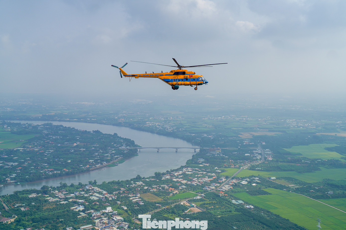 Cầu Hoá An nhìn từ trên cao.