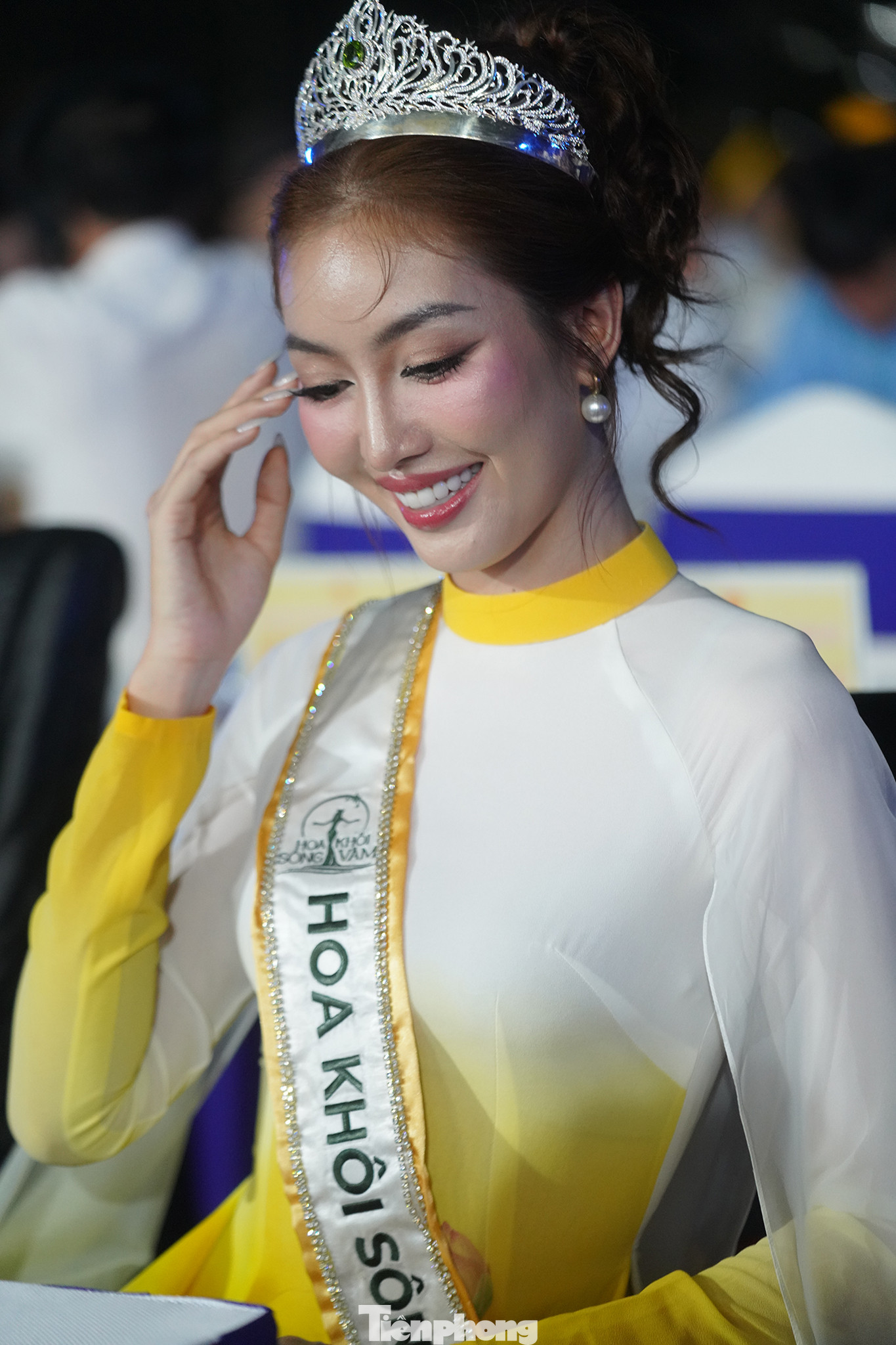 Cận nhan sắc Hoa khôi Sông Vàm Huỳnh Đào Diễm Trinh.