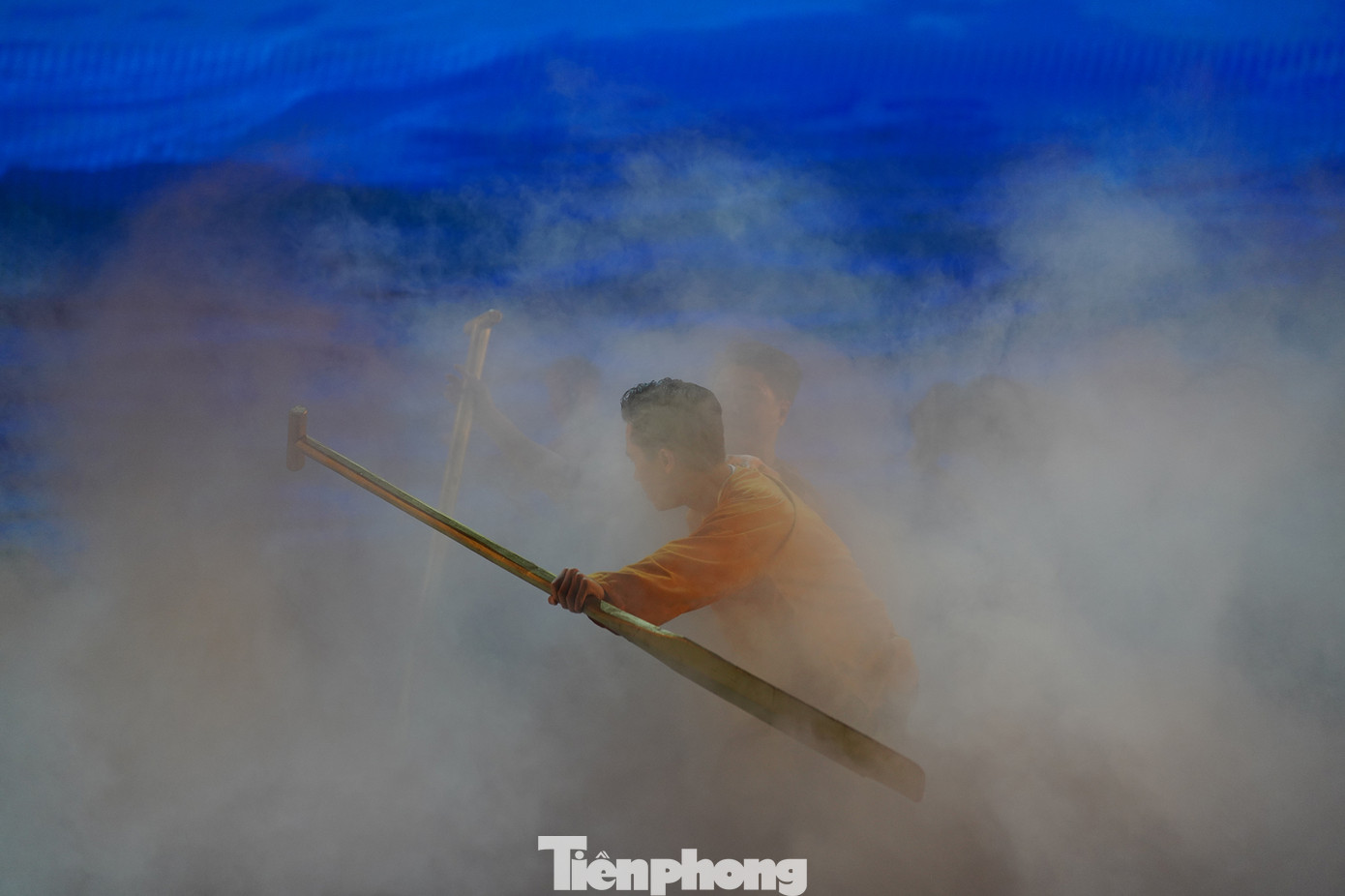 Tiếp sau đó, phân đoạn cá Ông cứu độ kể lại truyền tích lưu truyền từ đời này sang đời khác, dần dần kết tinh thành truyền thống thờ cúng cá Ông tạo nên nét độc đáo cho vùng đất Cần Giờ. Lễ hội Nghinh Ông Cần Giờ từ đó ra đời, trở thành biểu tượng văn hóa không chỉ thể hiện lòng biết ơn của con người đối với thiên nhiên, mà còn phản ánh sự kiên trì, lòng dũng cảm của những thế hệ đầu tiên đã biến nơi đây thành nơi đáng sống. Lễ hội Nghinh Ông là lễ hội tổng kết một mùa đánh bắt trên biển của ngư dân và chuẩn bị cho mùa đánh bắt mới với những ước vọng một mùa bội thu. Đây là lễ hội thể hiện tấm lòng thành kính, biết ơn, tạ ơn Thần Nam Hải (cá Ông) và Thần Biển của ngư dân huyện Cần Giờ.