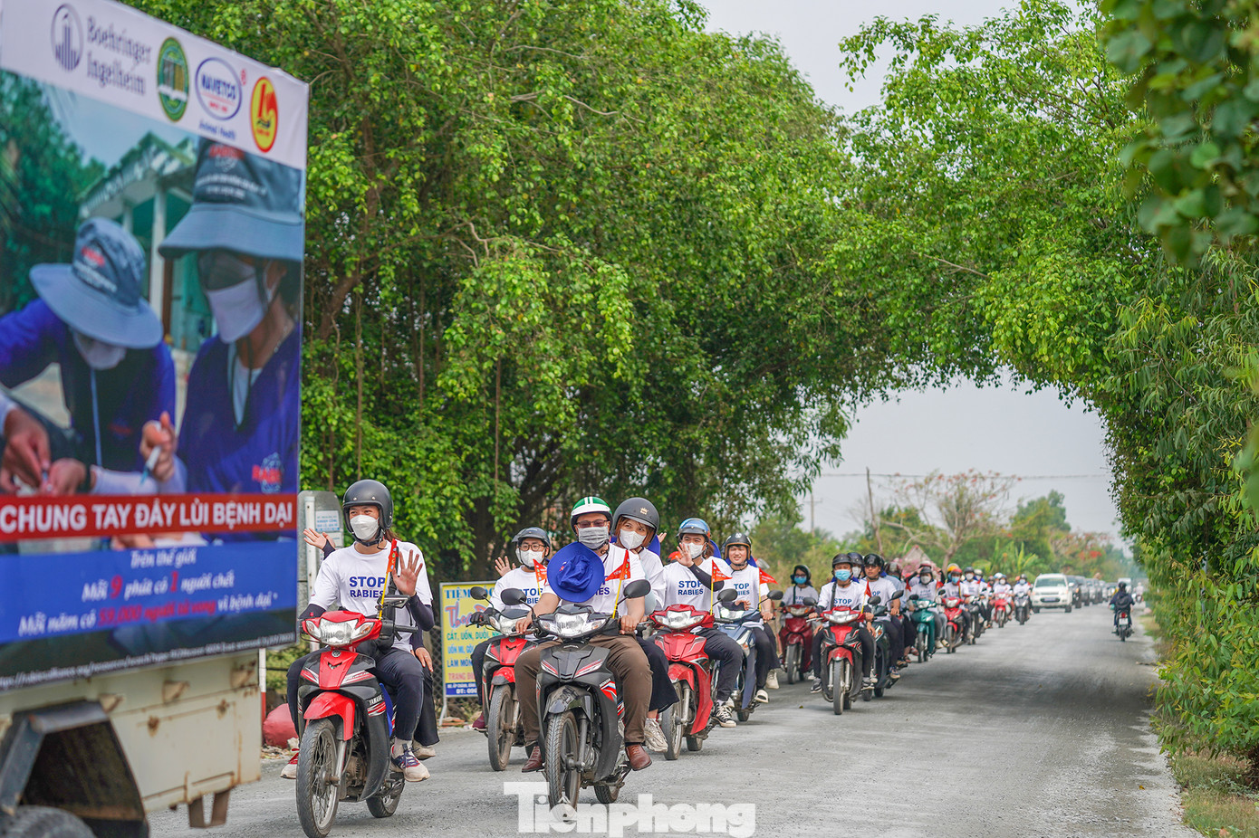 Thực hiện &quot;Chương trình quốc gia phòng, chống bệnh Dại, giai đoạn 2022 - 2030&quot; của Thủ tướng Chính phủ, Sở Nông nghiệp và PTNT tỉnh Long An triển khai các giải pháp để giảm thiểu tối đa số ca tử vong ở người vì bệnh dại trên địa bàn tỉnh, thông qua việc thực hiện triệt để công tác tiêm phòng với mục tiêu trong năm 2023 là phải tiêm phòng đạt 90.000 liều vắc xin phòng bệnh dại cho chó mèo toàn tỉnh