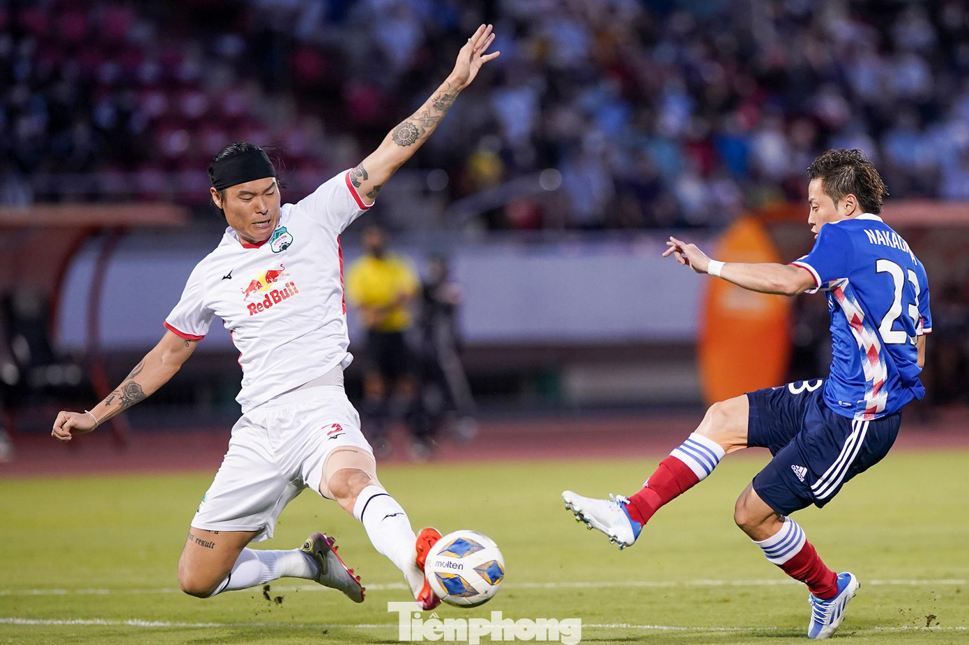 Yokohama chơi hưng phấn sau bàn mở tỉ số. Yokohama chơi hưng phấn sau bàn mở tỉ số.