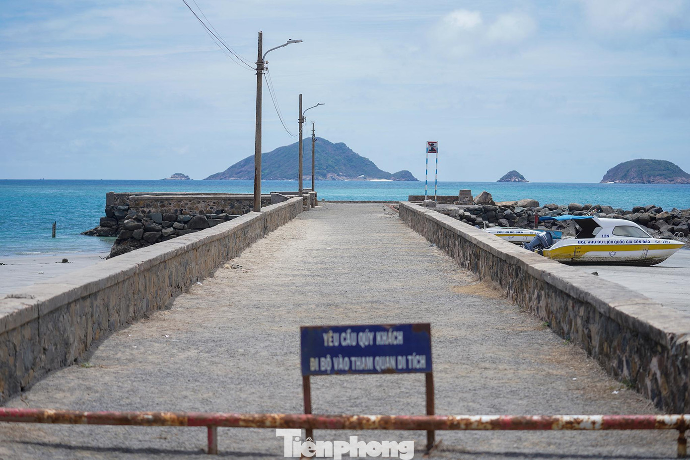 Cầu tàu 914 - Một địa điểm lịch sử mang ẩn tích về con số 914, đó không phải là dấu mốc của cây số, không phải là số thứ tự của bến tàu mà là con số đại diện cho 914 sinh mạng đã chết trong quá trình xây dựng cầu tàu. Cầu tàu 914 - Một địa điểm lịch sử mang ẩn tích về con số 914, đó không phải là dấu mốc của cây số, không phải là số thứ tự của bến tàu mà là con số đại diện cho 914 sinh mạng đã chết trong quá trình xây dựng cầu tàu.