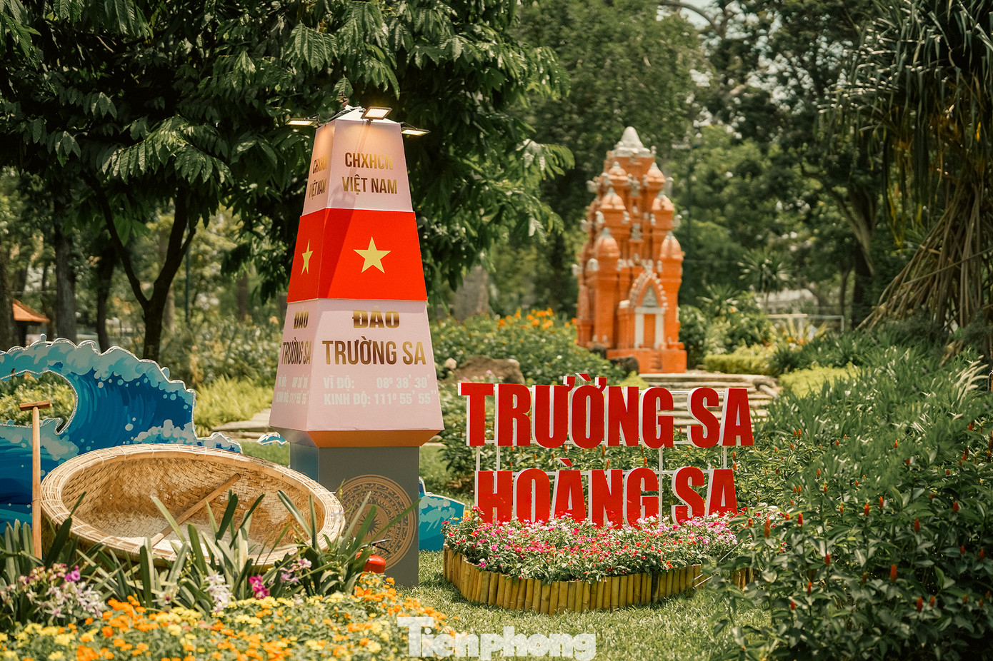 Công viên Tao Đàn cũng là một địa điểm nổi tiếng thu hút du khách và người dân.