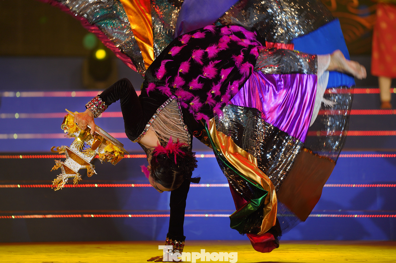 Tiết mục múa mâm thu hút khán giả và nhận nhiều tràng pháo tay nhất. Lễ hội nghinh Ông Cần Giờ được bắt đầu từ năm Quý Sửu 1913 cho đến nay đã 111 năm. Năm nay, kỷ niệm 11 năm ngày Lễ hội Nghinh Ông Cần Giờ được công nhận Di sản văn hóa phi vật thể quốc gia, lễ hội vẫn giữ nguyên vẹn những giá trị và ngày càng được nhân dân hưởng ứng.