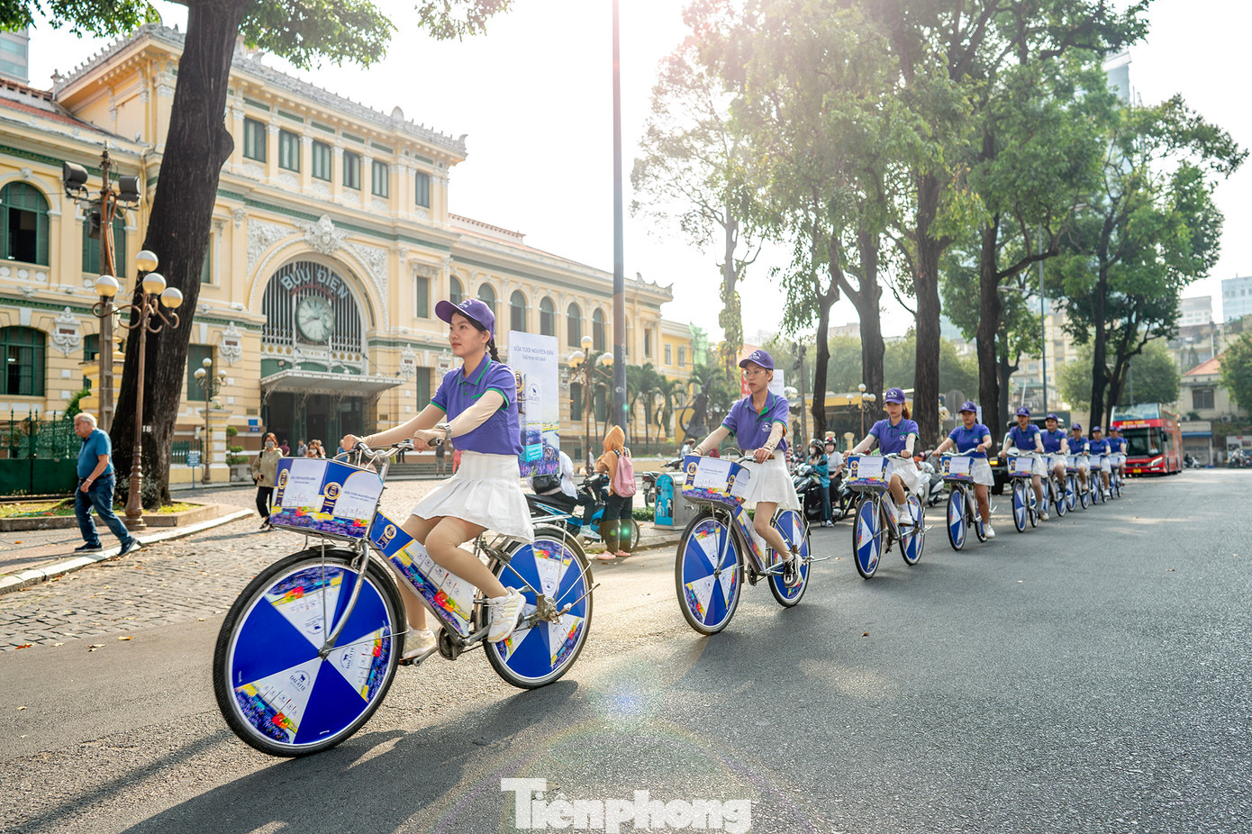 Bưu điện trung tâm được xây dựng từ năm 1886 đến năm 1891, chứng kiến biết bao thăng trầm lịch sử. Năm 2019, tạp chí Insider của Mỹ cũng xếp hạng Bưu điện Thành phố trong danh sách 20 bưu điện đẹp nhất thế giới.