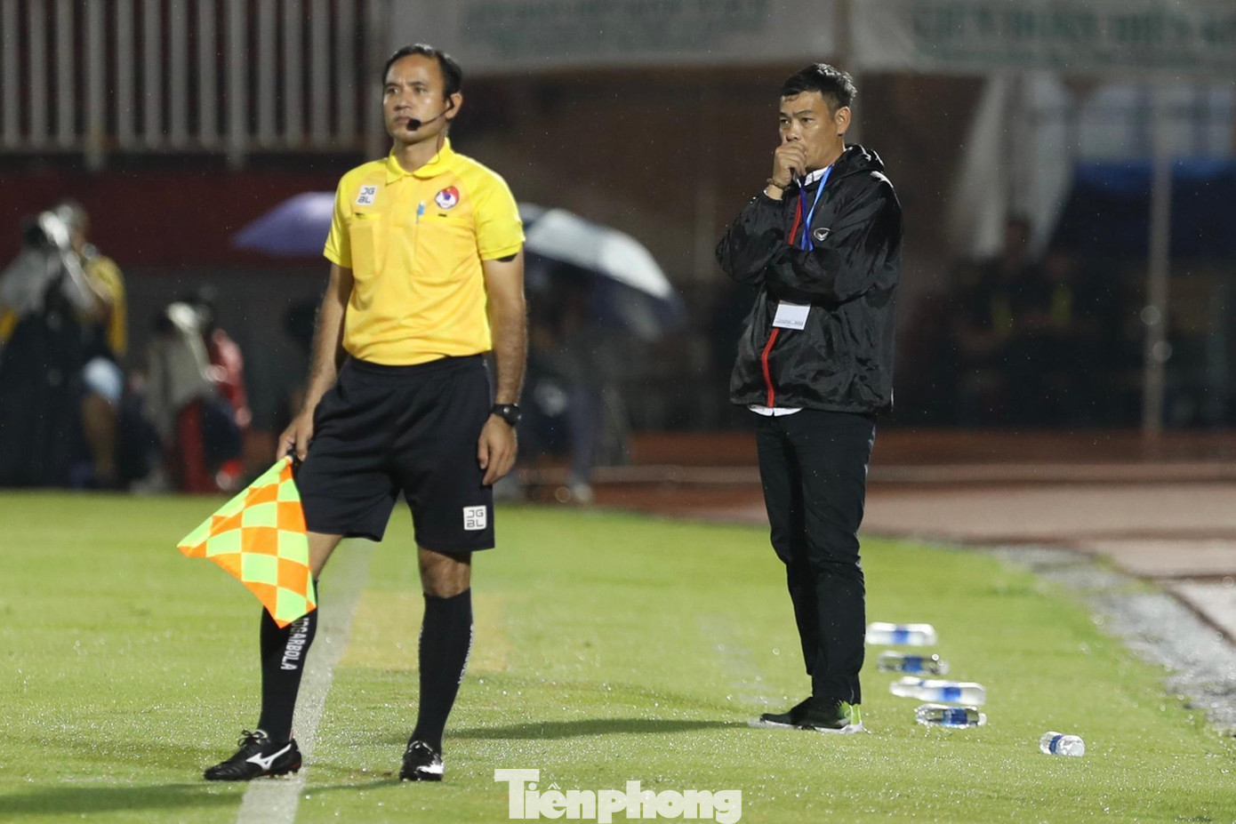 HLV Huy Hoàng của SLNA. HLV Huy Hoàng của SLNA.