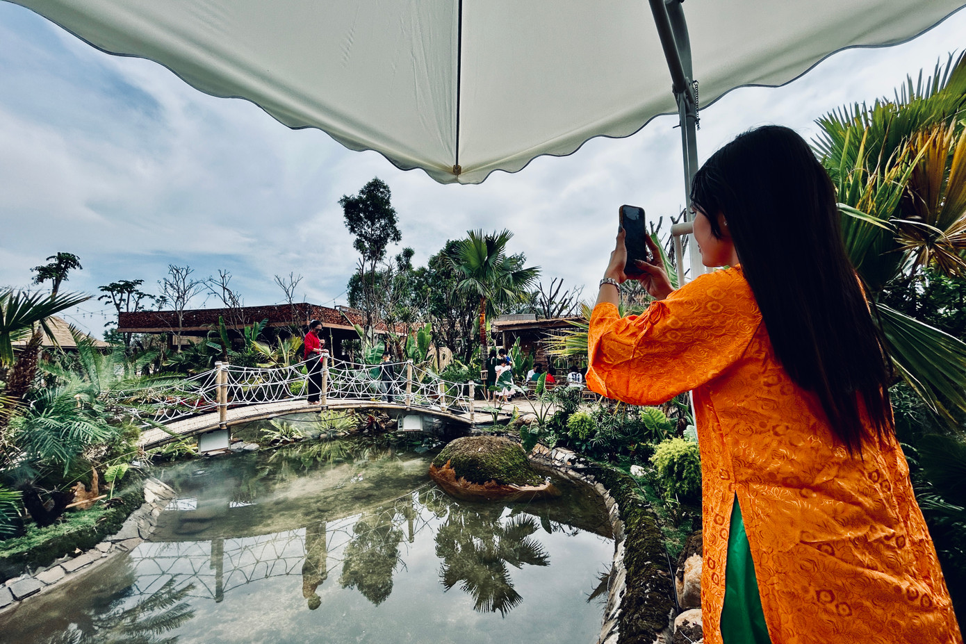 Du khách đến đây sẽ có được cảm giác mát mẻ, tránh xa những khu vui chơi ồn ào, đông đúc.