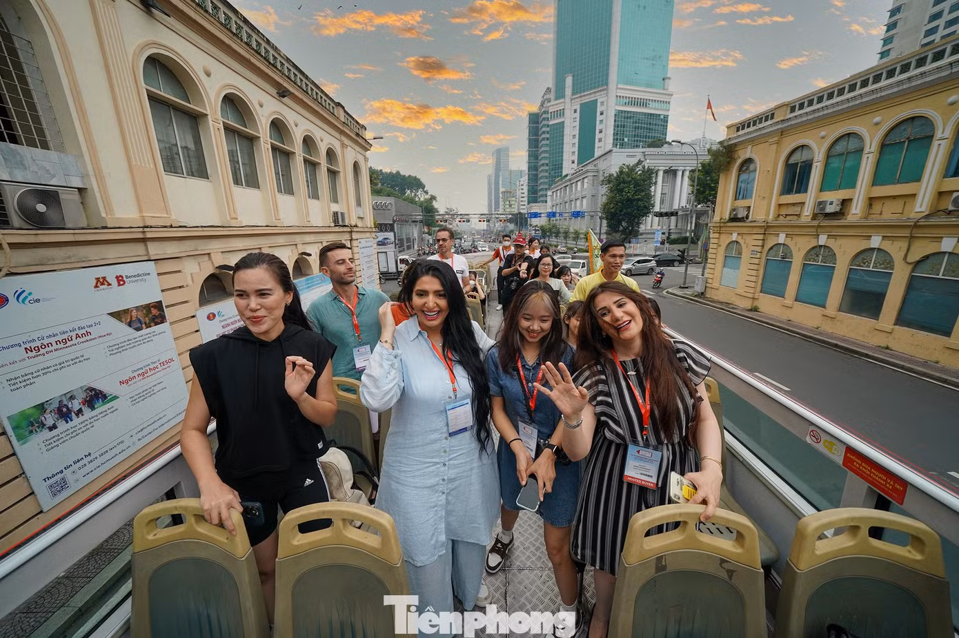 Trao đổi bên lề sự kiện ITE, Cô Anna, đại diện hãng lữ hành đóng tại TP Melbourne, Australia chia sẻ: "Tôi từng đến Việt Nam vài lần, tôi vô cùng ấn tượng với đất nước có đường bờ biển dài và nhiều bãi biển đẹp. Ngoài ra vùng ĐBSCL (Mekong Delta) với hệ thống sông rạch chằng chịt cũng là những trải nghiệm thú vị khi khám phá vùng sông nước này".