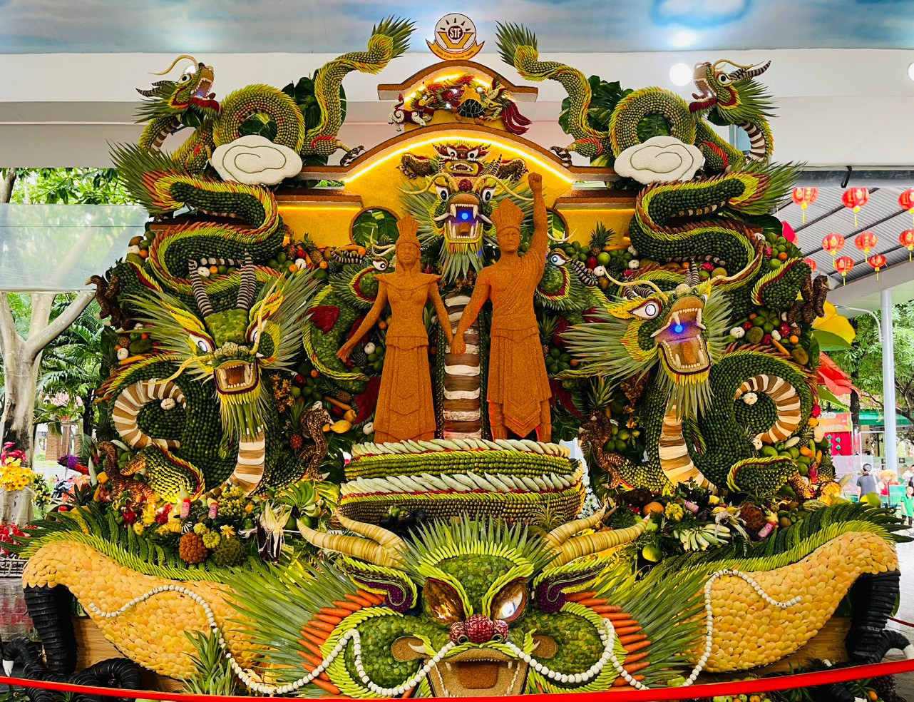 Tác phẩm "Đất Việt - Rạng danh con cháu Lạc - Hồng"