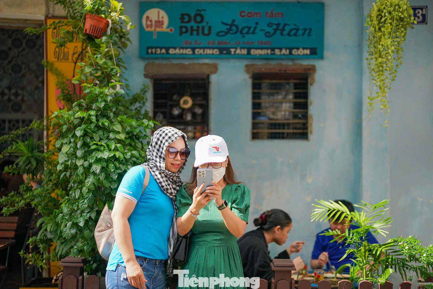 Di tích này không chỉ thu hút du khách, người dân sống tại TPHCM cũng hay tìm đến đây để khám phá, trải nghiệm.