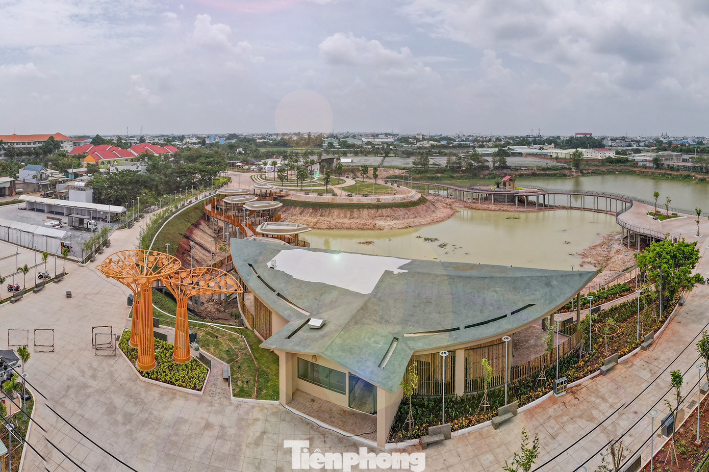 Công trình được kỳ vọng tạo không gian công cộng, phục vụ nhu cầu vui chơi, giải trí, thể dục thể thao cho người dân. Đồng thời, công trình còn góp phần phát triển du lịch của huyện Hóc Môn nói riêng và phát triển kinh tế - xã hội của TP.HCM nói chung.